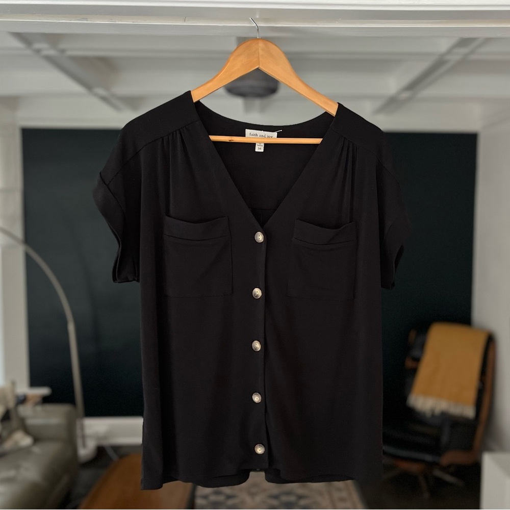 Black Faith & Joy short sleeve blouse | Size M